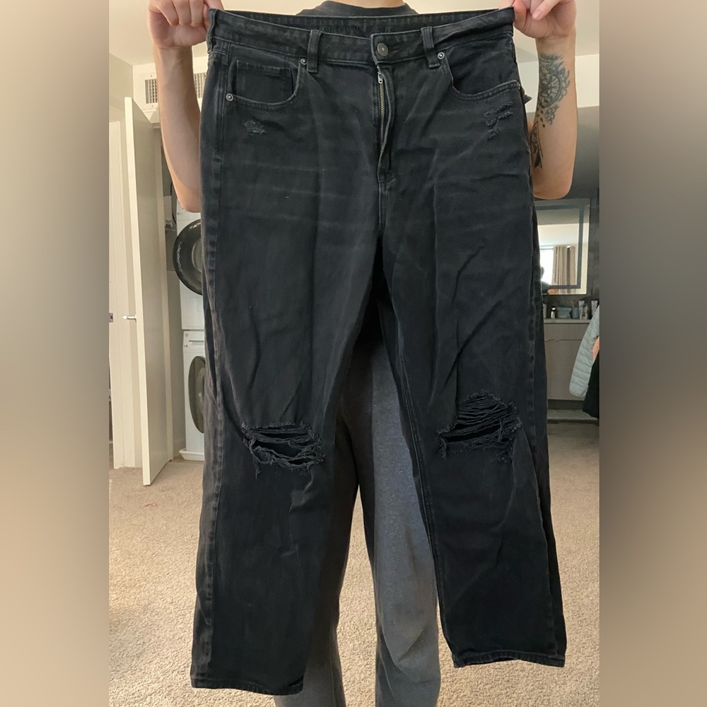 American Eagle Ripped Mom Straight Jean Size 14